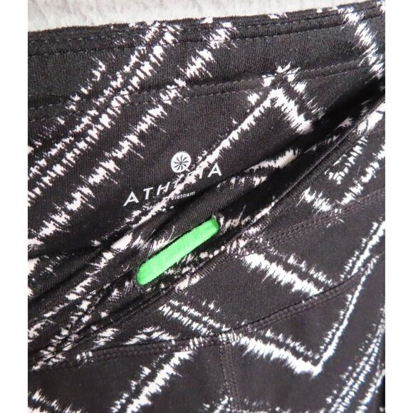 Athleta Leggings Womens Medium Black Zig Zag Relay Capri Cropped Workout Pull On - Picture 5 of 8